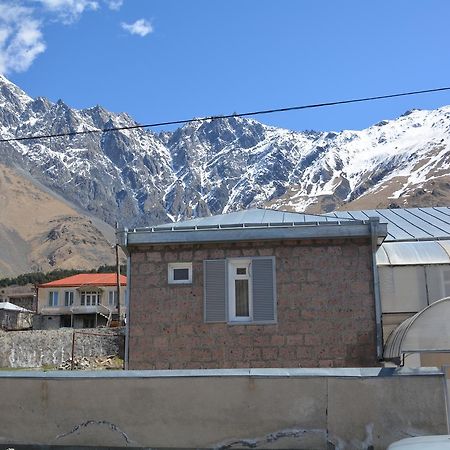 Guest House Kavtarashvili 38 Казбеги Екстериор снимка