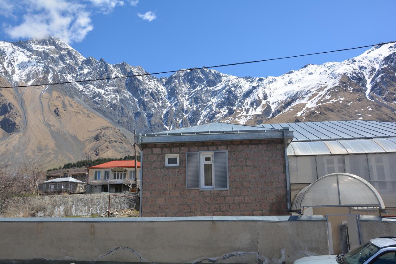 Guest House Kavtarashvili 38 Казбеги Екстериор снимка