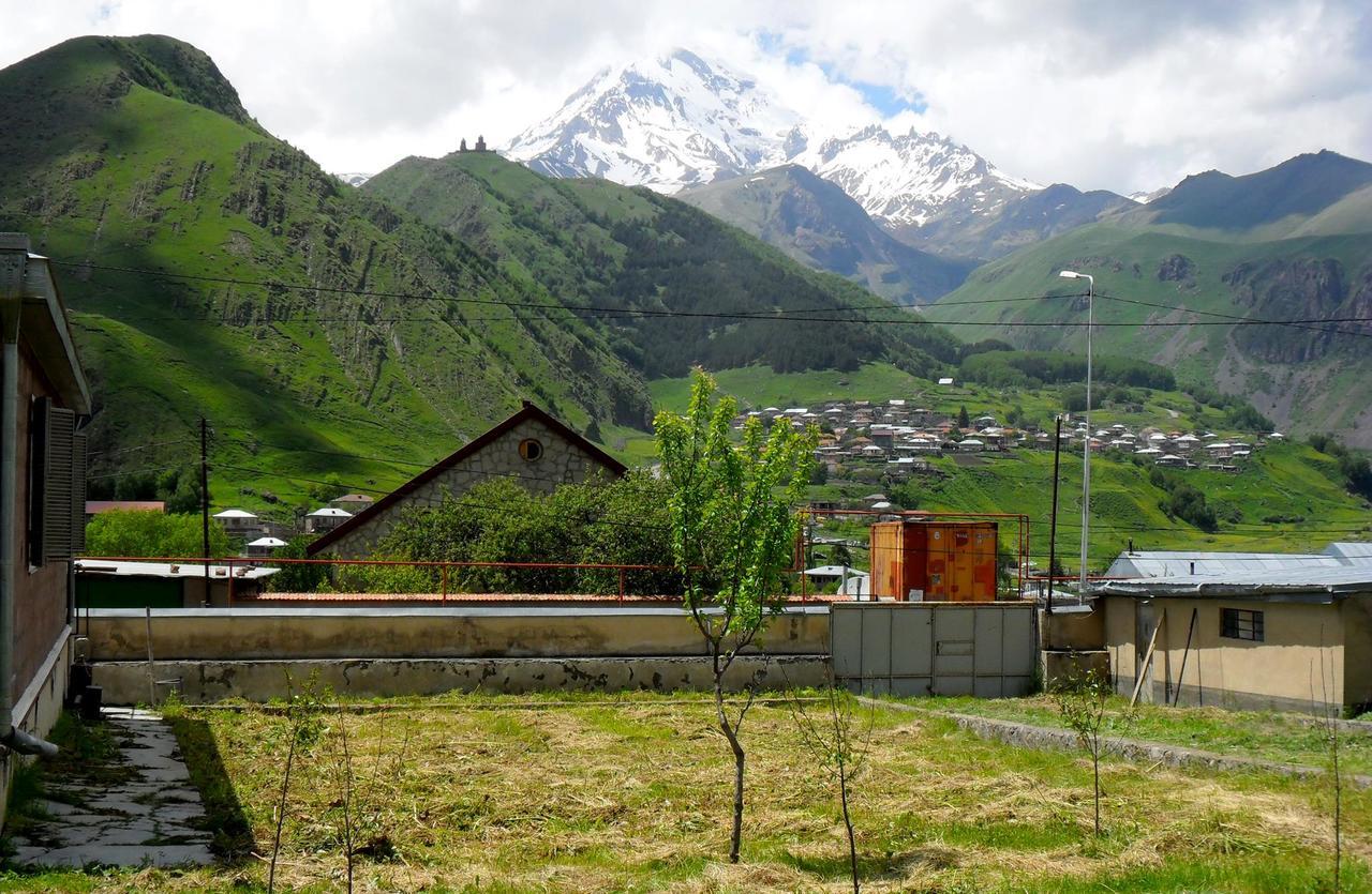 Guest House Kavtarashvili 38 Казбеги Екстериор снимка